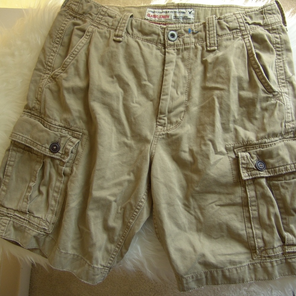 AMERICAN EAGLE CARGO SHORTS BEIGE SZ 33 CLASSIC